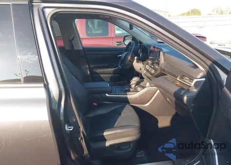 2021 Toyota Highlander Xle z USA, uszkodzony, nr VIN 5TDGZRAH8MS082768